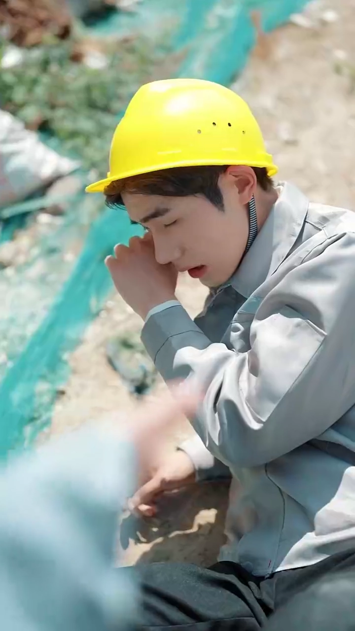 マスクの奥の愛写真