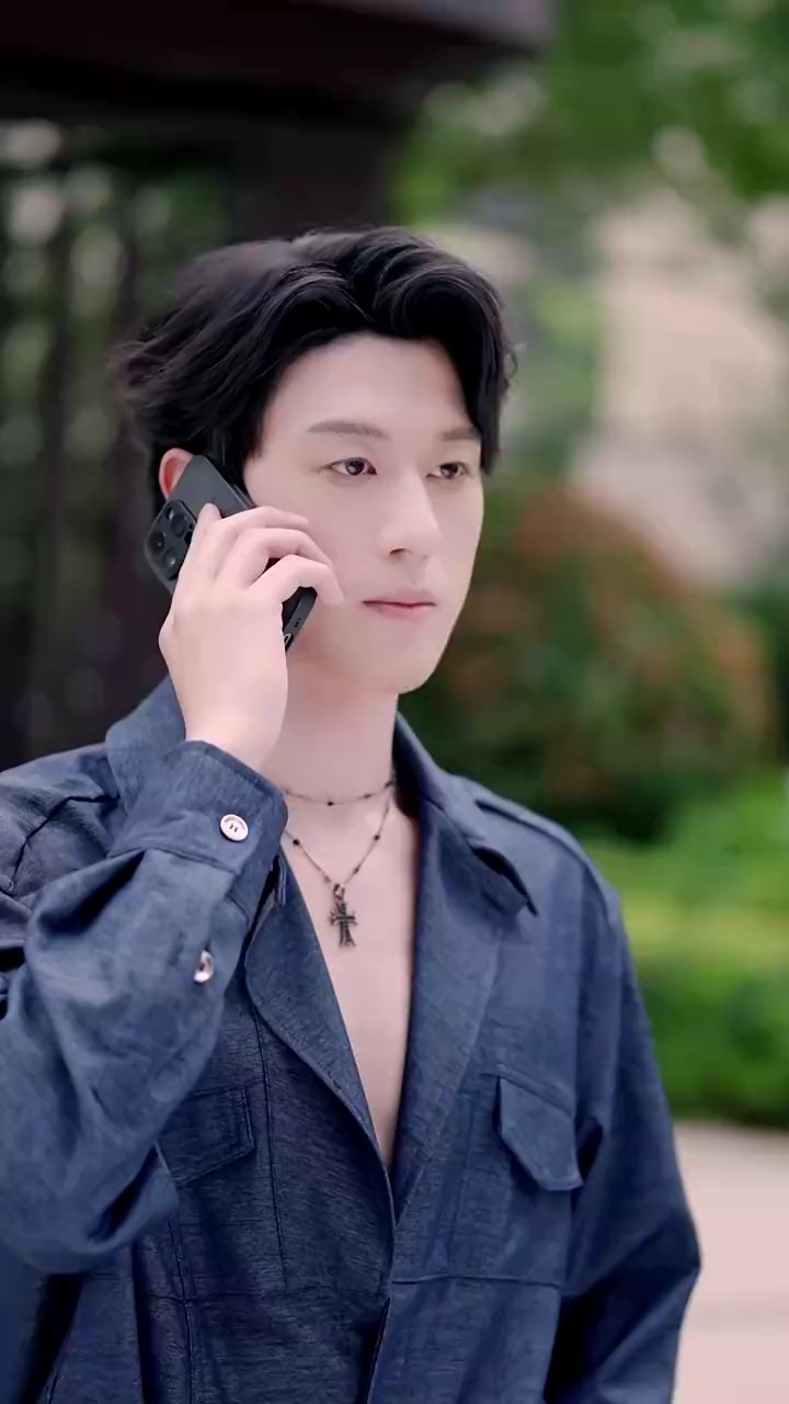 遅すぎた愛、燃え上がる真実写真