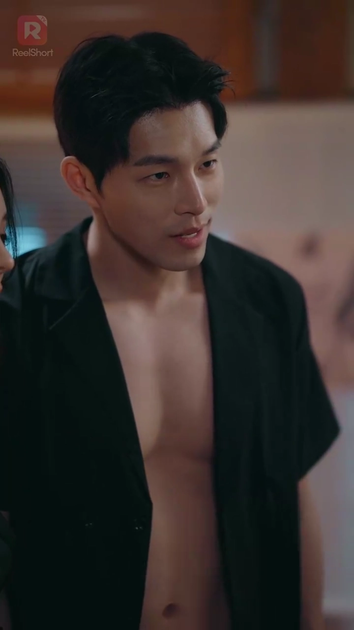 九尾狐と運命のつがい写真