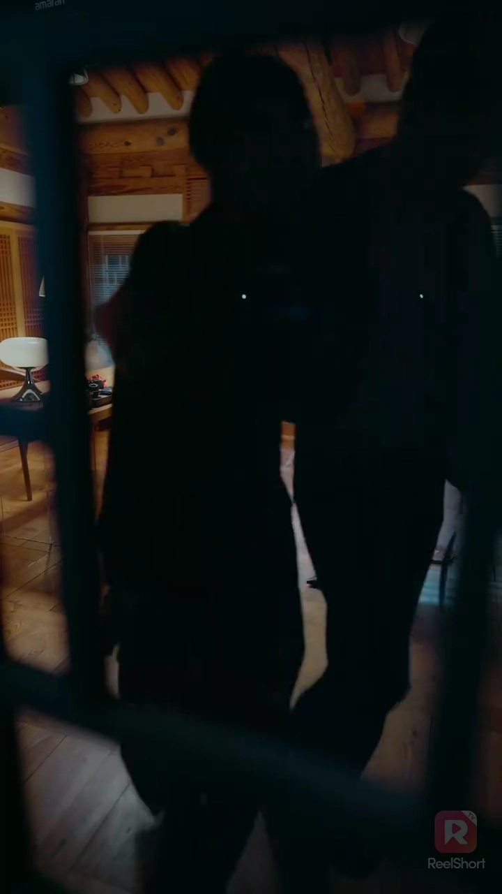 九尾狐と運命のつがい写真