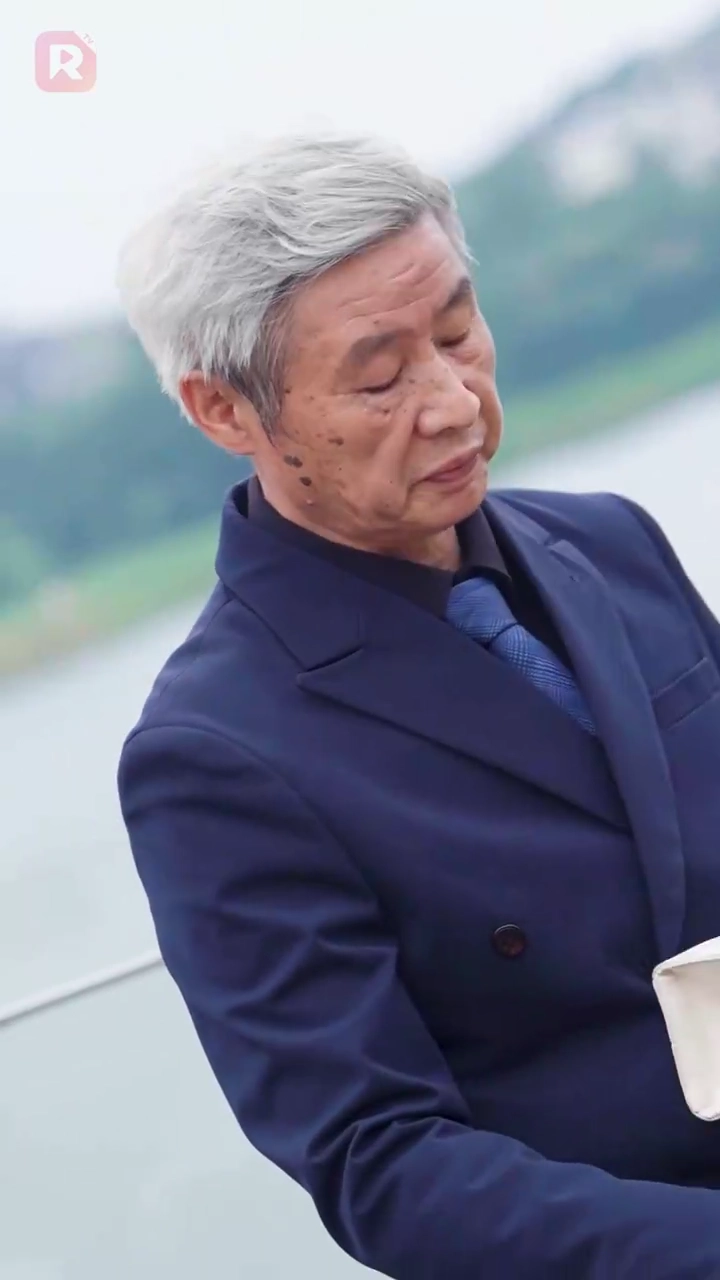 De la pauvreté au pouvoir : l'héritière cachéePhoto