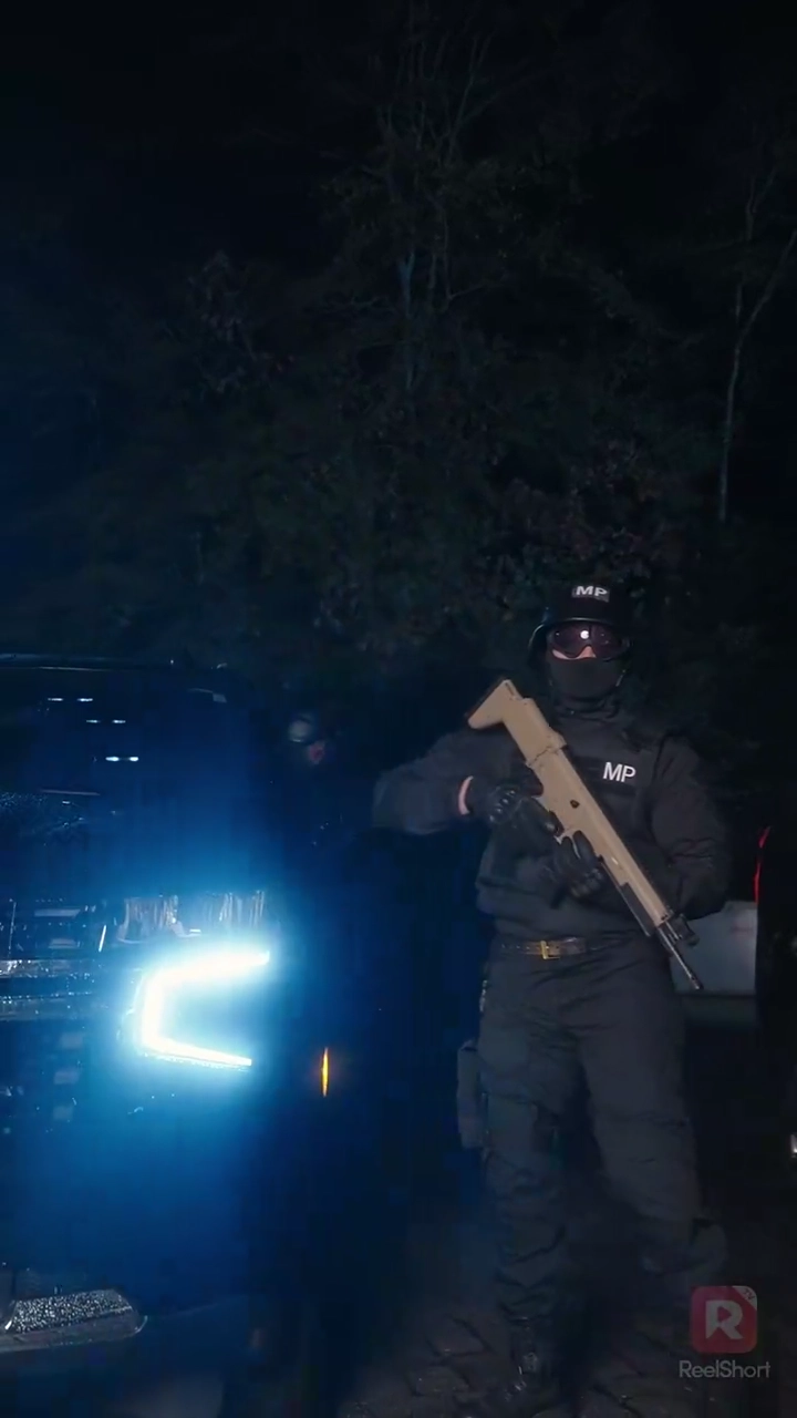 [Doublé] De l'argent, des armes et un joyeux NoëlPhoto