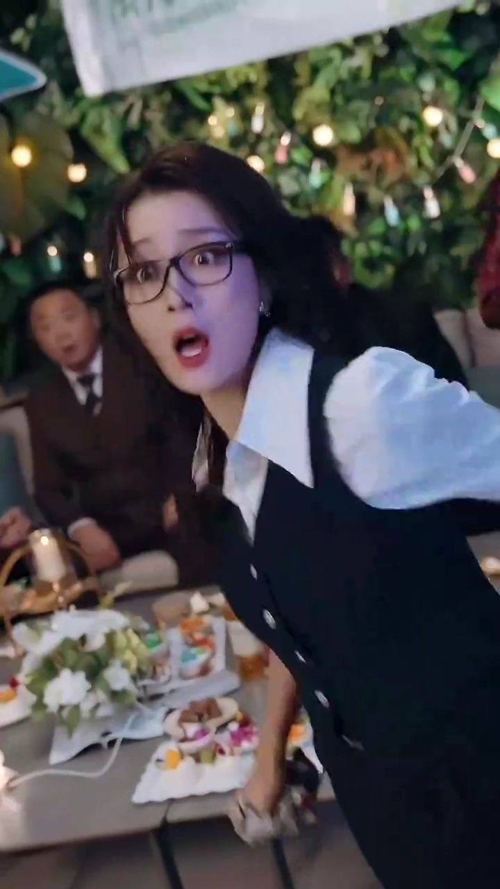 CEO Hantu Pacarkufoto