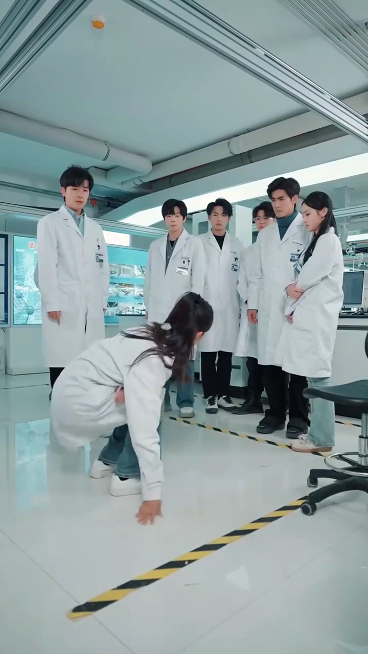 復讐の実験室:死んだ天才が蘇る写真