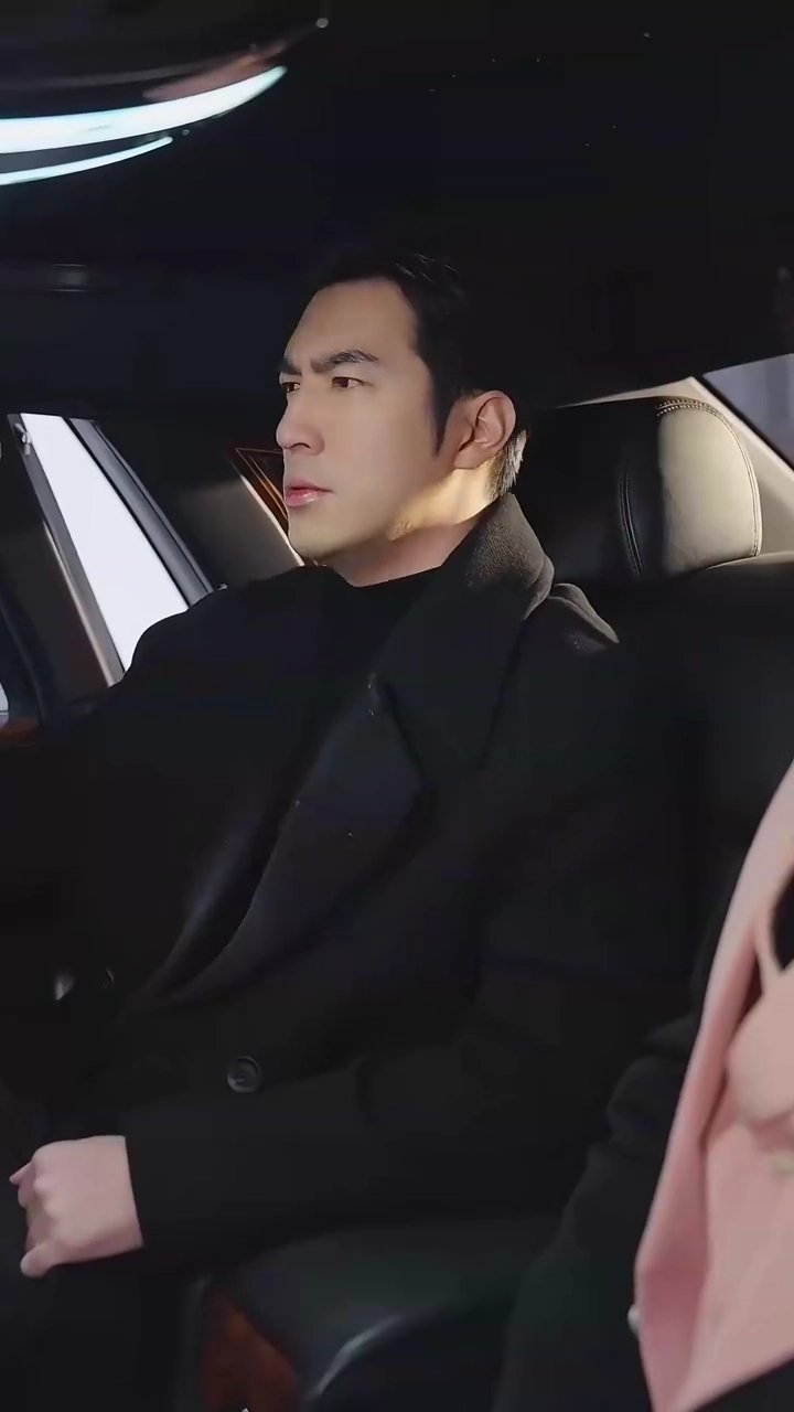 御曹司と、田舎娘の運命の一夜写真