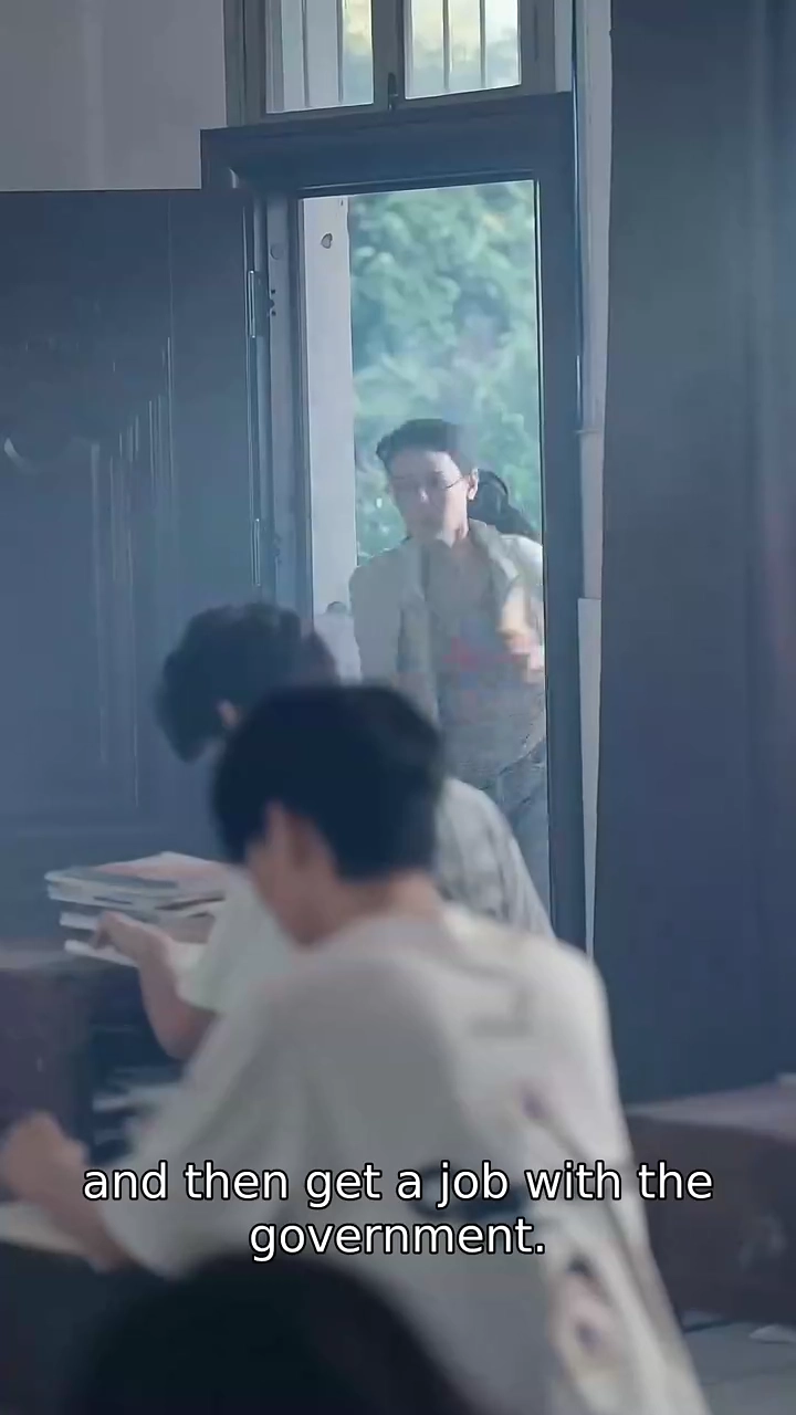 She Crowned Herself With KnowledgePhoto