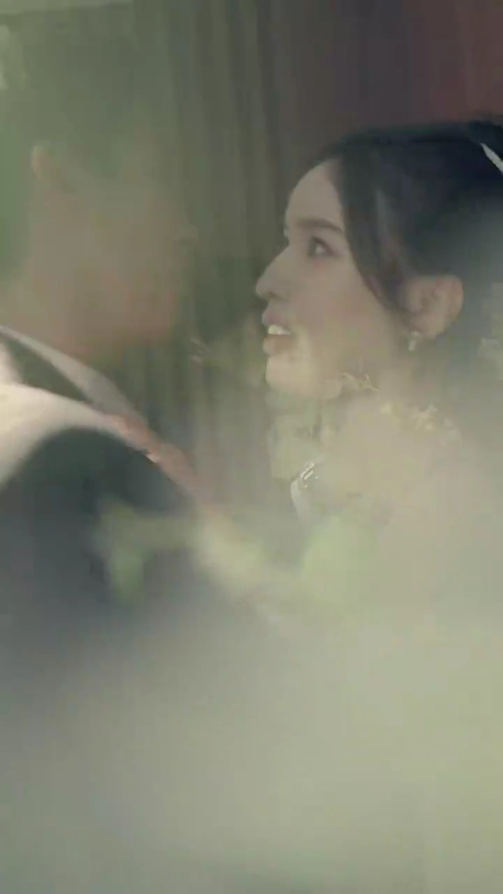 Falling for a Vengeful HeiressPhoto