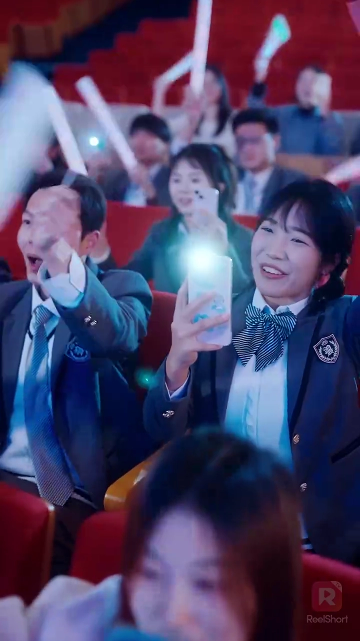 L'amour en silence, la vengeance en échoPhoto