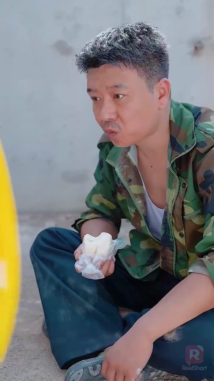 Larmes du destin : L'appeler père encore une foisPhoto