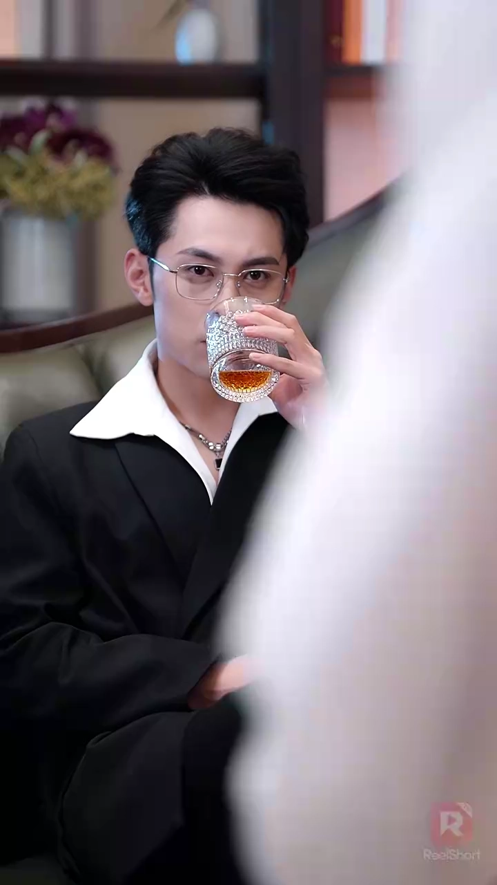 Enchaînés par le destin, unis par l'amourPhoto