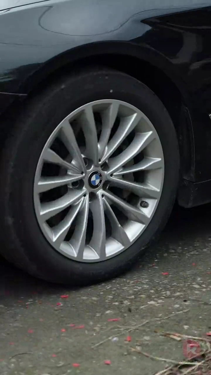 สามสตรีบูชาบูรพการีรูปภาพ