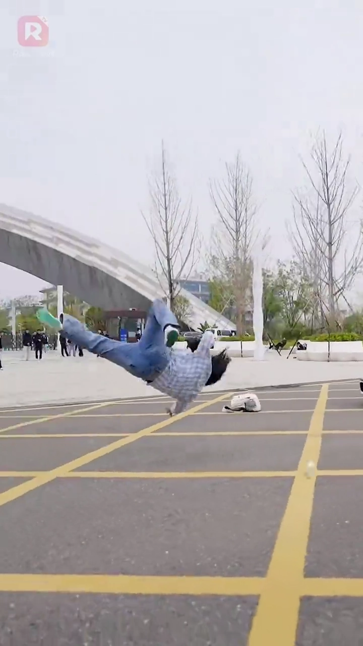 (พากย์) ชนครั้งเดียว ชีวิตเปลี่ยนหมดรูปภาพ