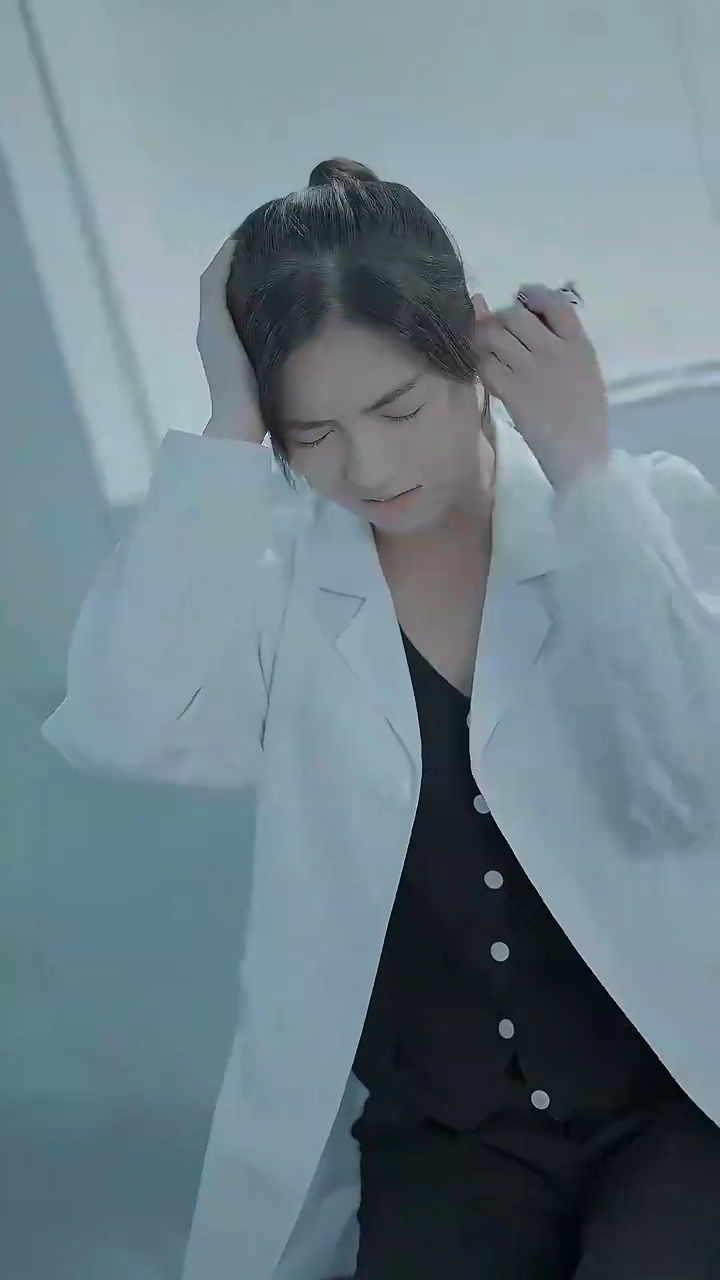 12 Hours To Save You AgainPhoto