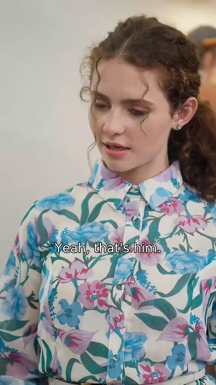 Married to the Mysterious CEOPhoto