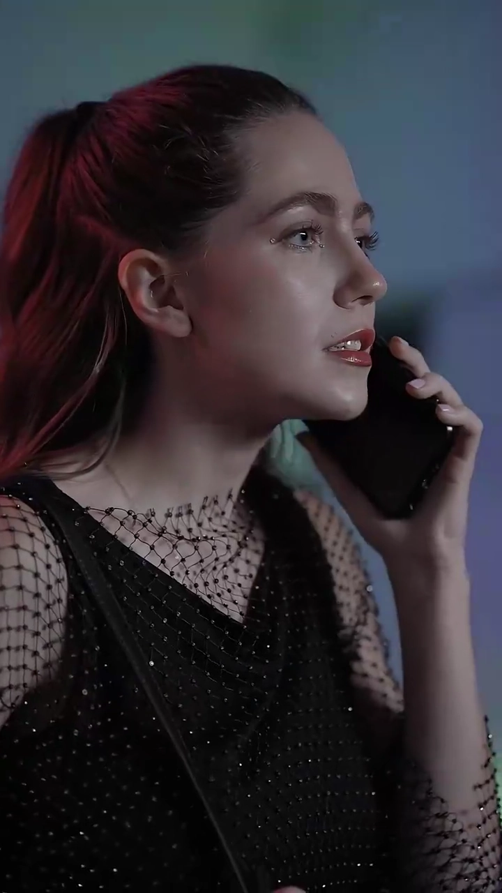 Falling For My Estranged WifePhoto