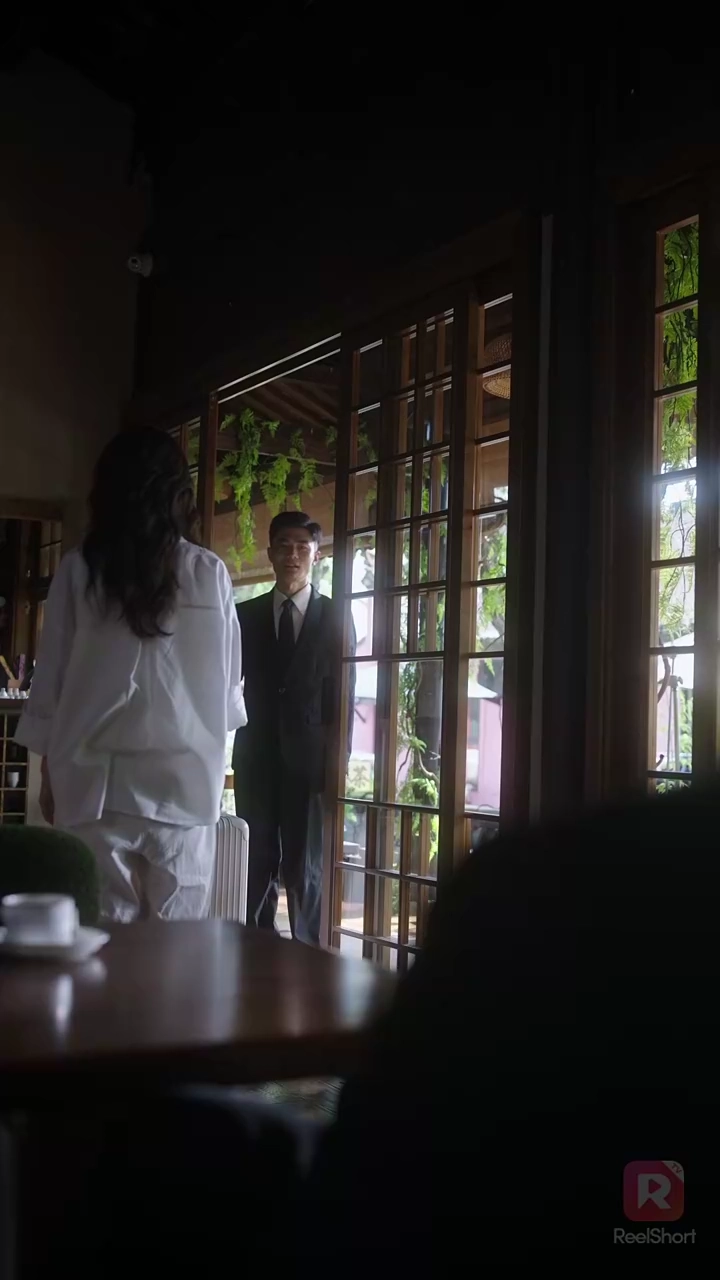 ベンデラの咲く夏〜逃げる心と運命の恋〜写真