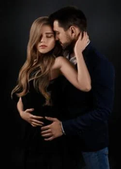 Couverture du roman Piégée par son amour du passé.